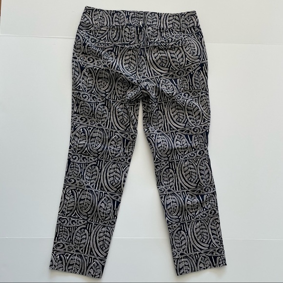 Ann Taylor LOFT Leaf Motif Prints Blue & White Ankle Pants - Picture 4 of 6